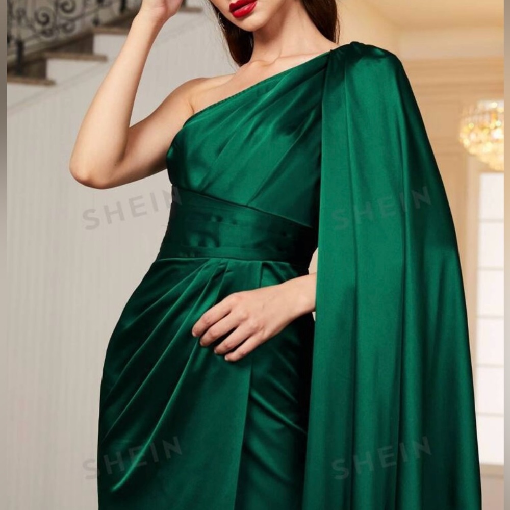 SHEIN Emerald Green One-Shoulder Prom Dress